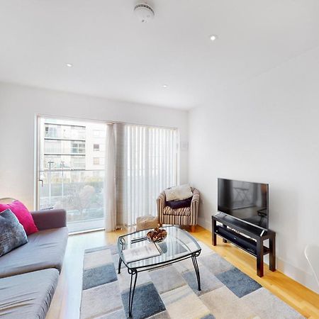 Lovely 1 Bed Apartment In Streatham Londra Esterno foto